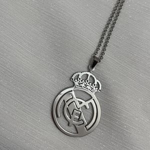 گردنبند لوگوی رئال مادرید استیل رنگ ثابت